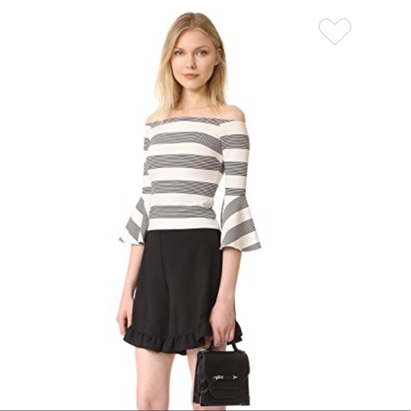 Line & Dot off the shoulder crop top! - Picture 4 of 7